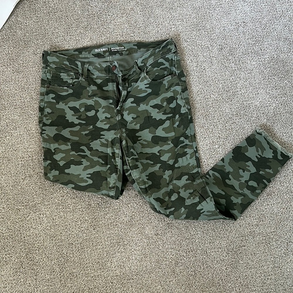 Camouflage jeans